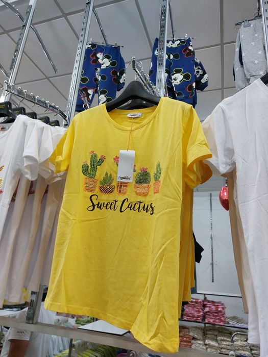 Продажа женские  футболки турецкие привозные . Стильные