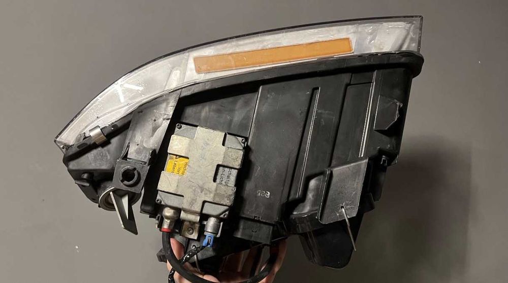 Audi A6 C5 десен фар ксенон