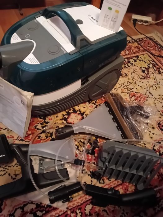 Aspirator bosch  funcționează