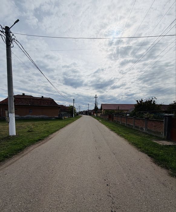Teren 1278mp cu casa si anexa gospodareasca