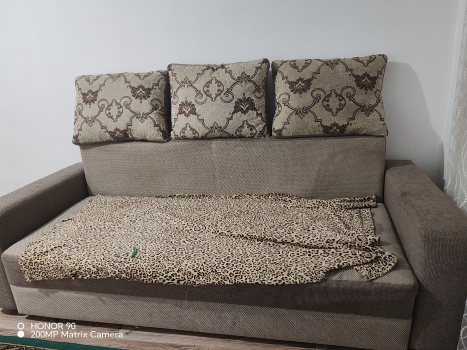 Продам диван раздвижной