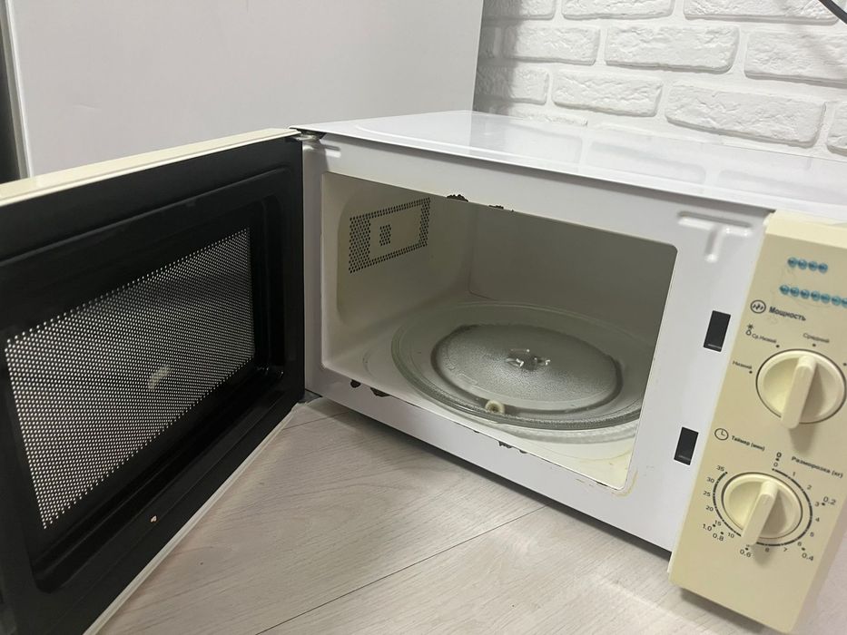 Микроволновка Midea