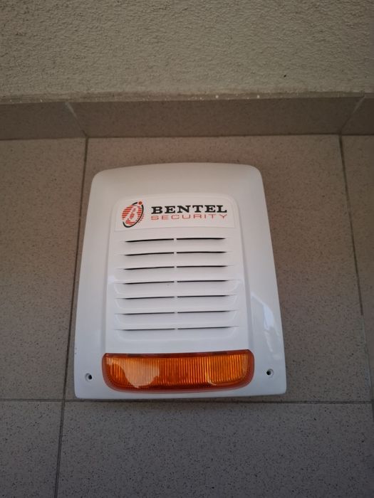 Sirena exterior cu flash autonoma, functie auto diagnosticare, 4 intra