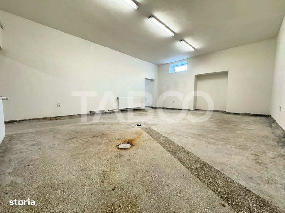 De inchiriat fabrica de productie cu birouri si parcari in Sibiu