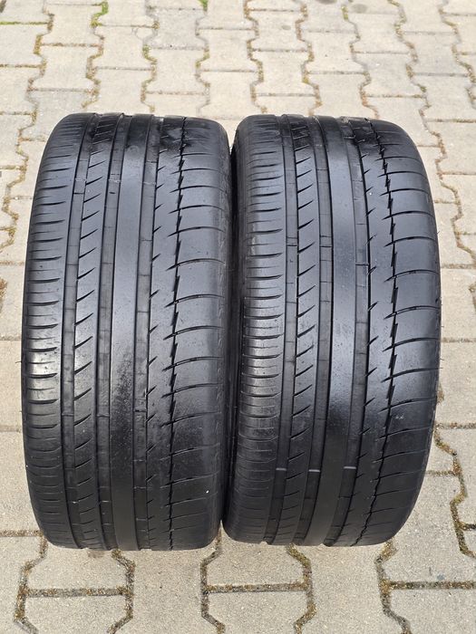 235 35 19 Michelin