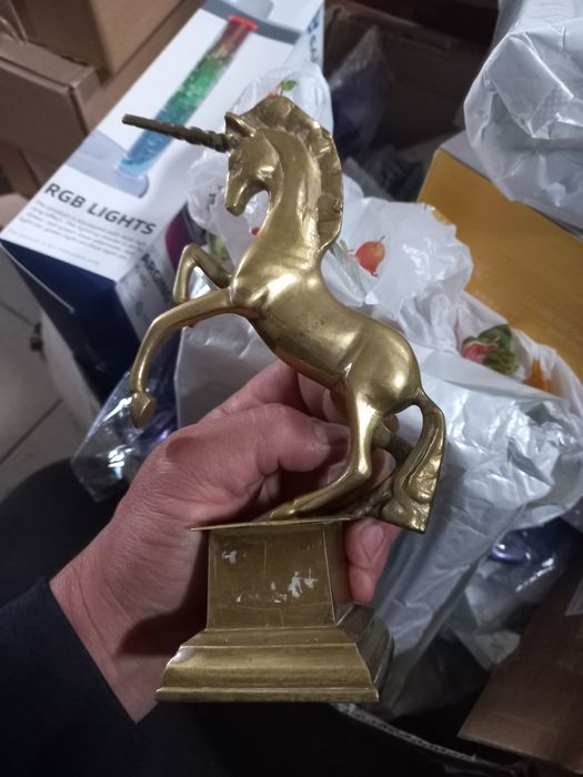 Statuetă unicorn din bronz