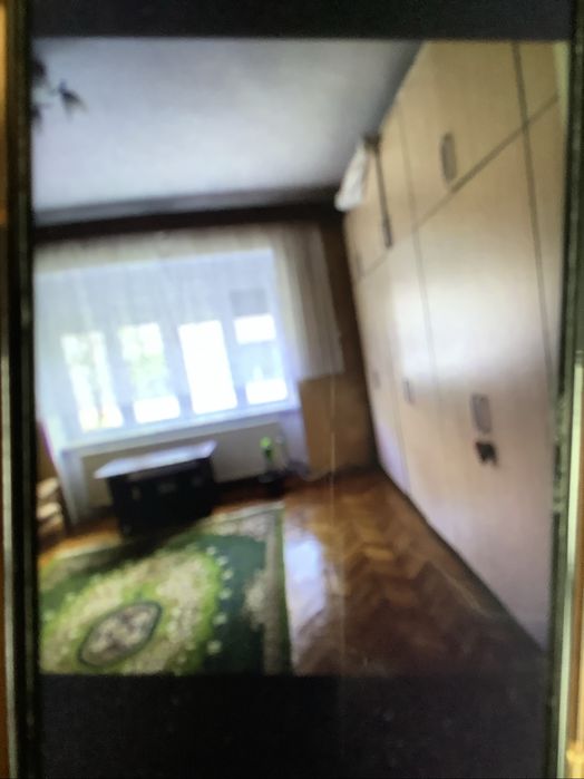 Inchiriez un apartament    central.  cu 2 , camere (piața mare)Titulescu , cu curte