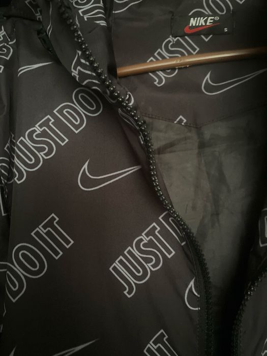 Ветровка Nike унисекс