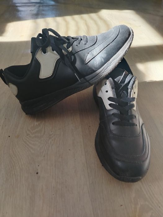 Продам обувь кроссовки