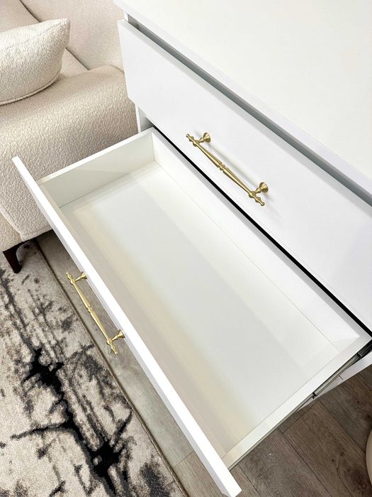 Комод белый с ручками