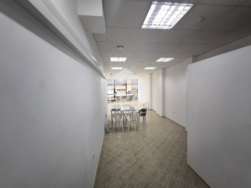 Търговско помещение под наем със статут на магазин за промишлени стоки