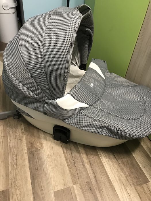 Бебешка количка 2в1 + кошче за кола