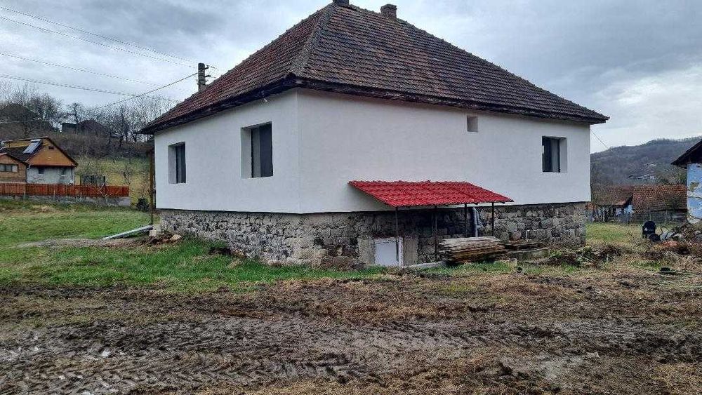 Vand  casa renovata