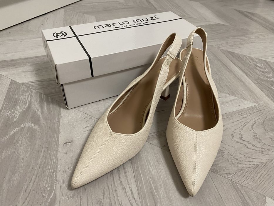 Новые босоножки на устойчевом каблуке