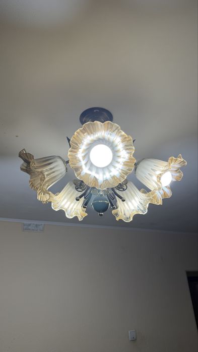Люстра отличное состояние