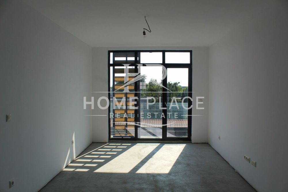 Двустаен апартамент със самостоятелен двор в центъра на Кранево