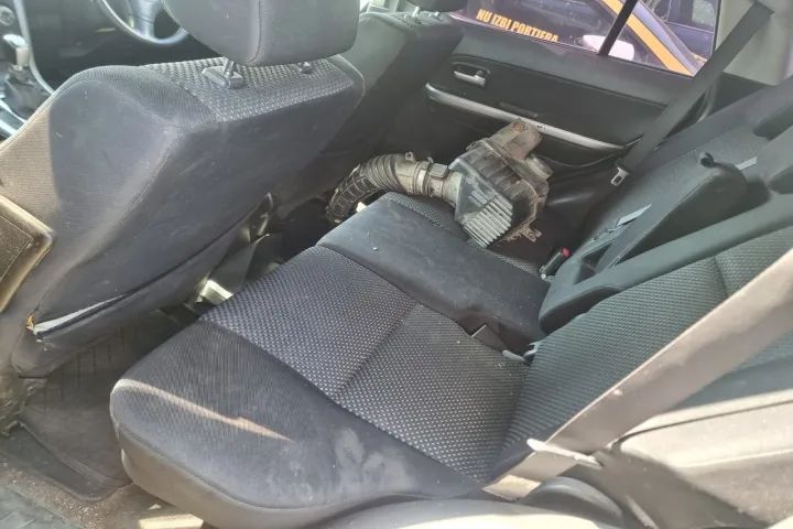 spira volan airbag cortina centura stanga dreapta plafoniera vas lichid parbriz expansiune radiator apa clima intercooler Suzuki Grand Vitara 2007 motor 1.9ddis F9Q  Dezmembrez piese