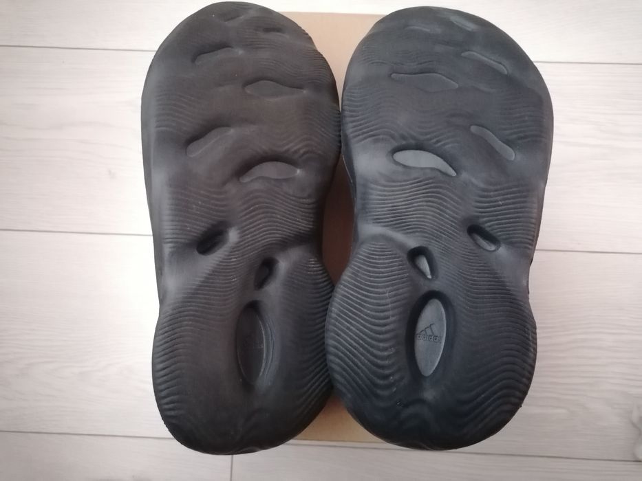 Yeezy Foam Runner Onyx Mărime 40.5 Originali