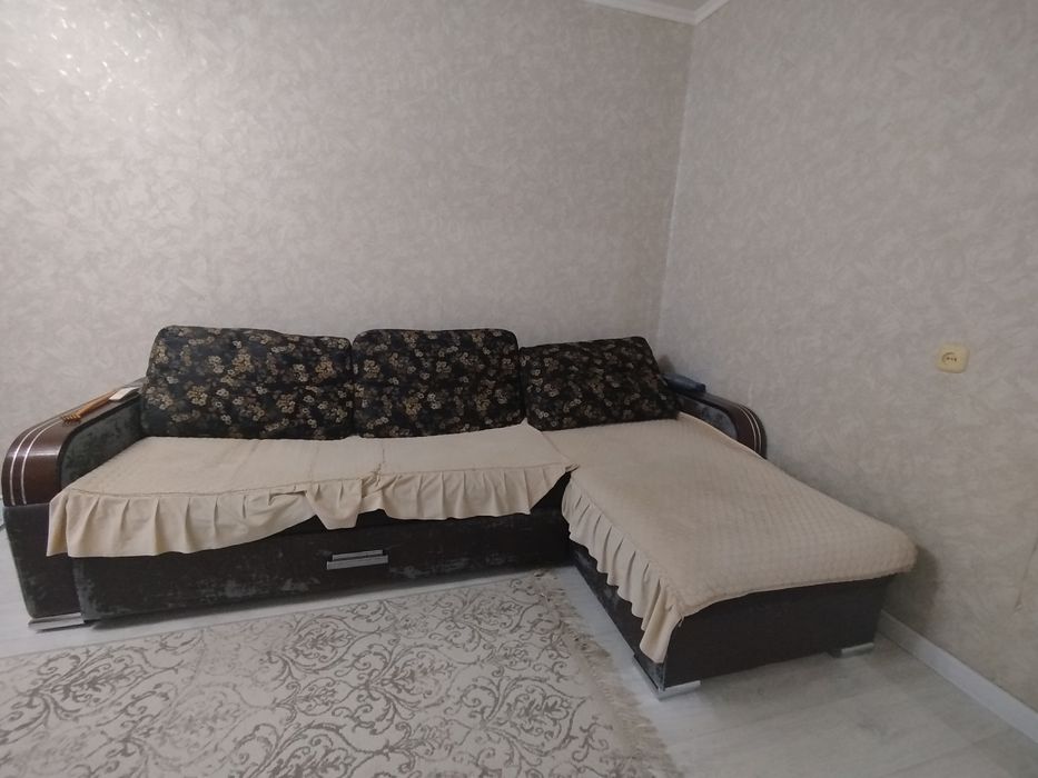 Мягкий уголок б/у диван