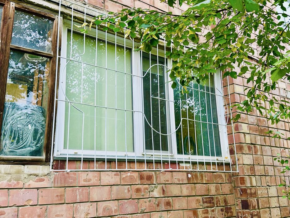 Решетки окна железные