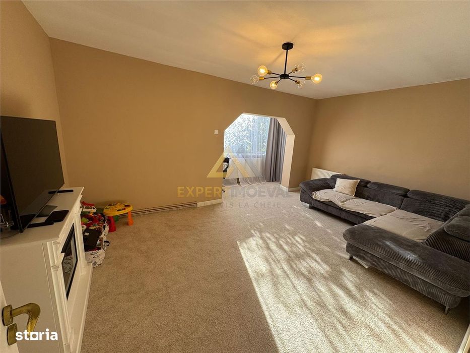 Apartament de vanzare 3 camere + garaj Str. Moldovei