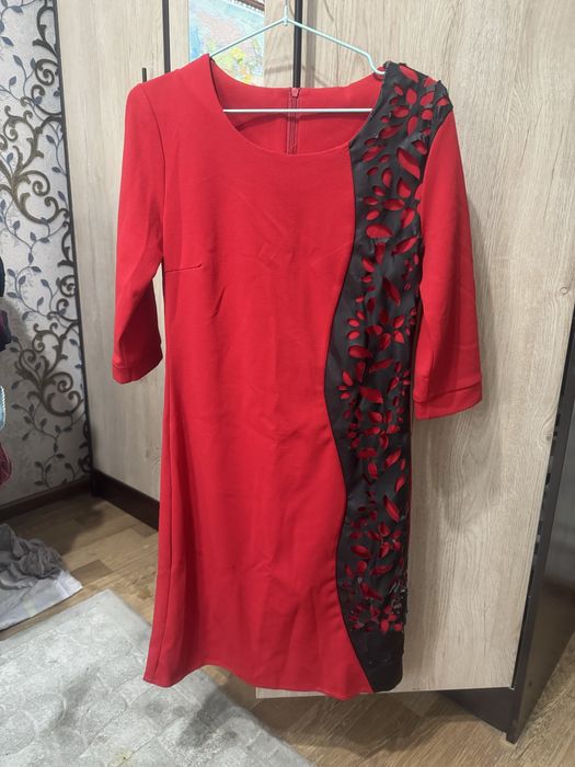 Женские плятья разние.Размера от 46 до 52