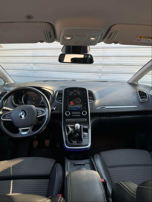 Grand Scenic 1.2 b  Înmatriculată Ro 01.2026 Schimb cu 7, 8, 9 locuri