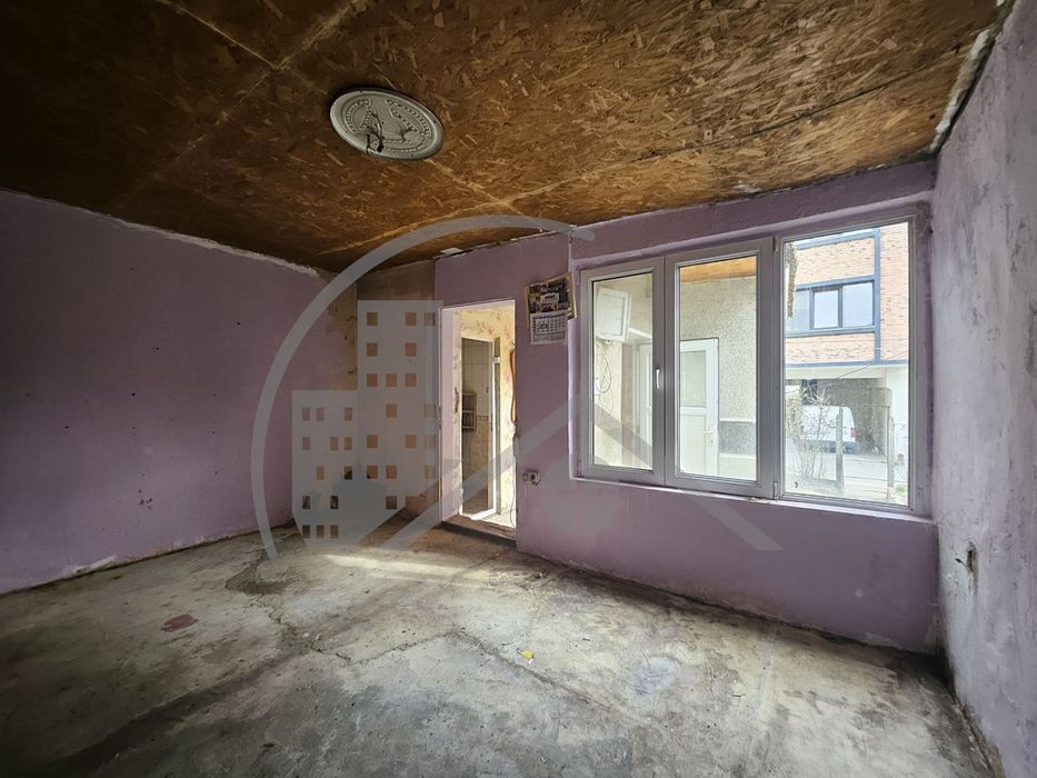 Самостоятелна къща в гр. Варна