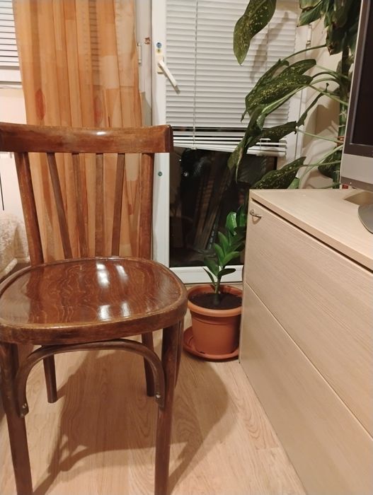 Стари дървени столове 40 лв.