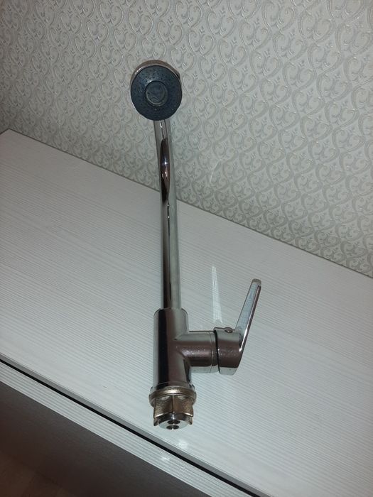 Продается смеситель для кухни