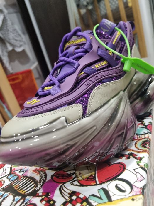 Кроссовки кожанные весна/лето