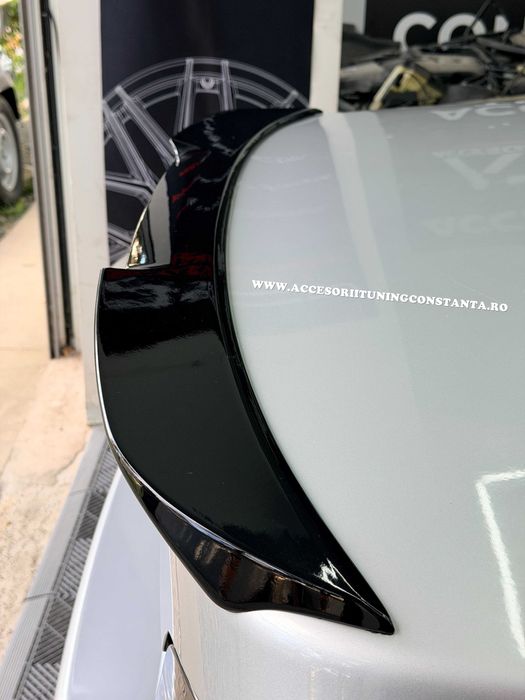Eleron Portbagaj - BMW E60 M4 Model Lat Negru Lucios