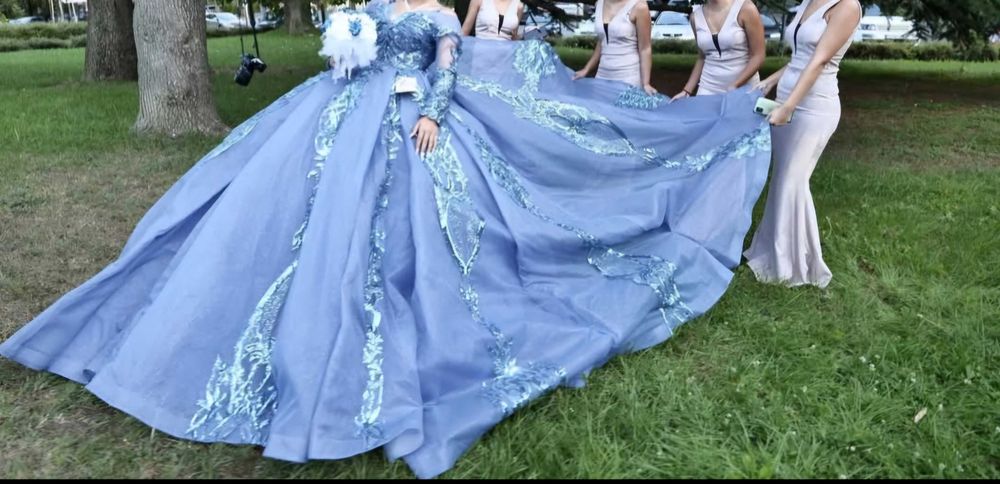 Булченска рокля цена по договаряне