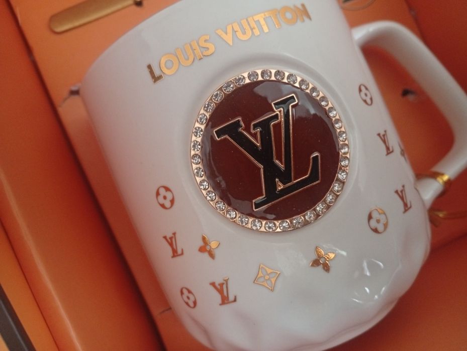 Кружка со стразами