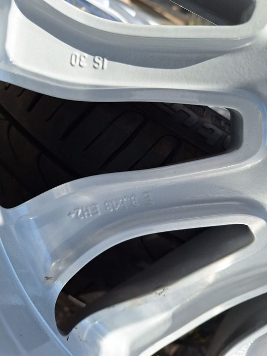 BMW-с датчици-18цола-5/120-ЕТ-30-Ж-8-с гуми-оригинални