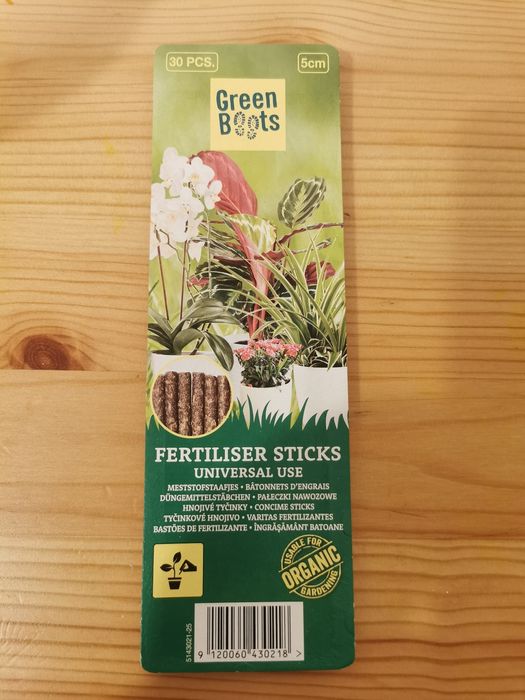 Set ghivece de teracota si fertilizator