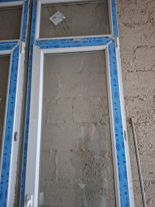 Продам пластиковые двери и окна