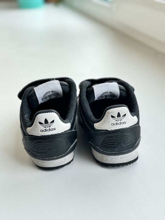 Кроссовки adidas