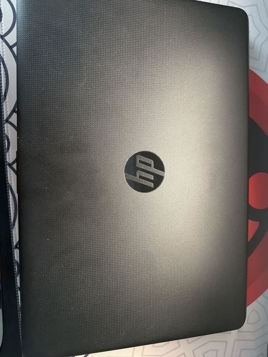 Laptop HP 15-ra060nq cu procesor Intel (pret negociabil)