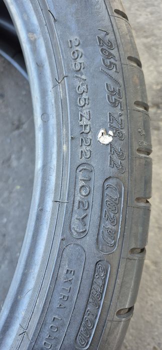 4 anvelope vara noi,2 Goodyear,2 Michelin 265/35/22.Pretul este pe bucata.