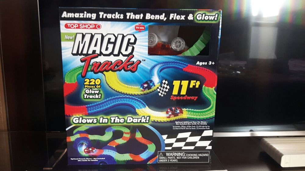 Детска  светеща писта с коли/  MAGIC TRACKS