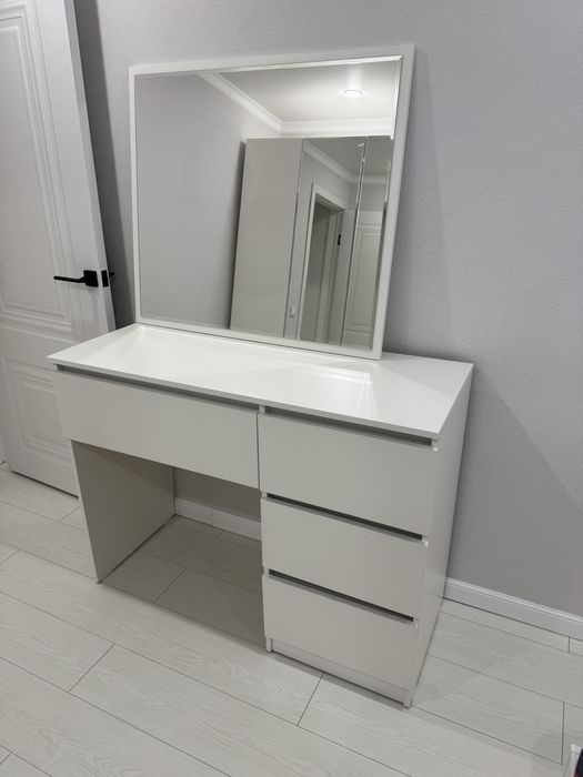 Комод дамский стол мебаль спальная