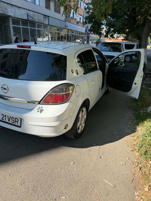 Opel astra H- an 2011-1.6 Benzina+GPL.