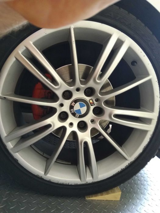 Продавам джанти за BMW 3-series Style 193, Спорт пакет 8J 18' ЕТ34 и 8,5J 18' ЕТ37 5х120 централен отвор 72,6 с гуми 225/40/18' и 255/35/18' ДОТ хх23.