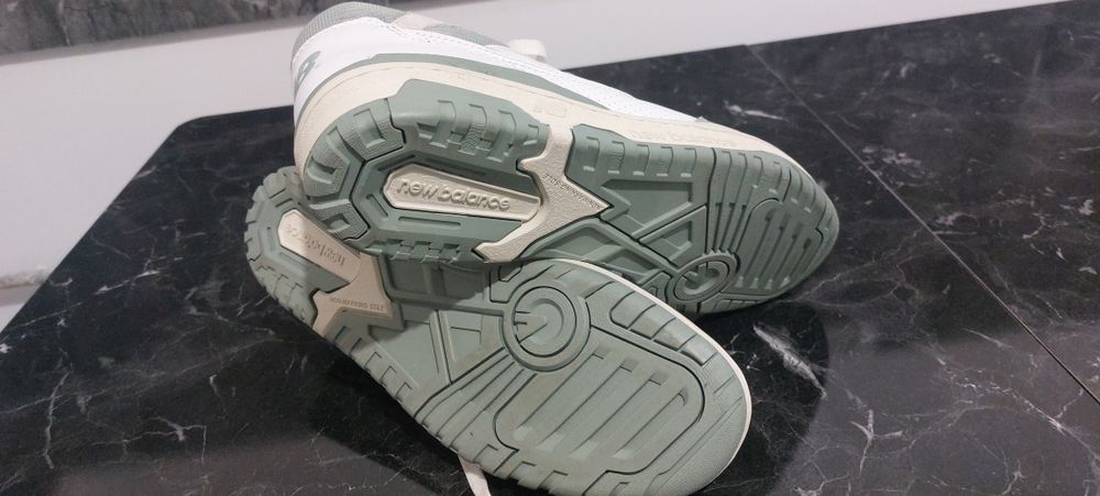 New Balance 550 noi
