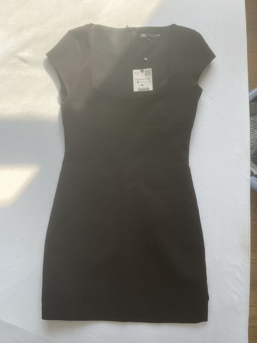 Нова къса официална черна рокля Zara