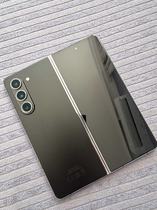 Samsung Galaxy Z Fold 5