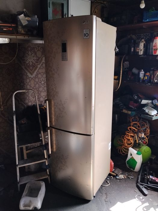 Холодильник рабочий