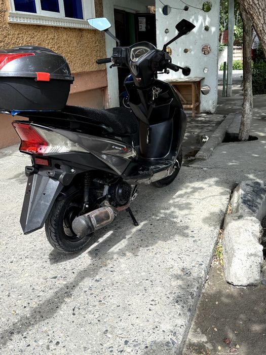Benzin skuter moped