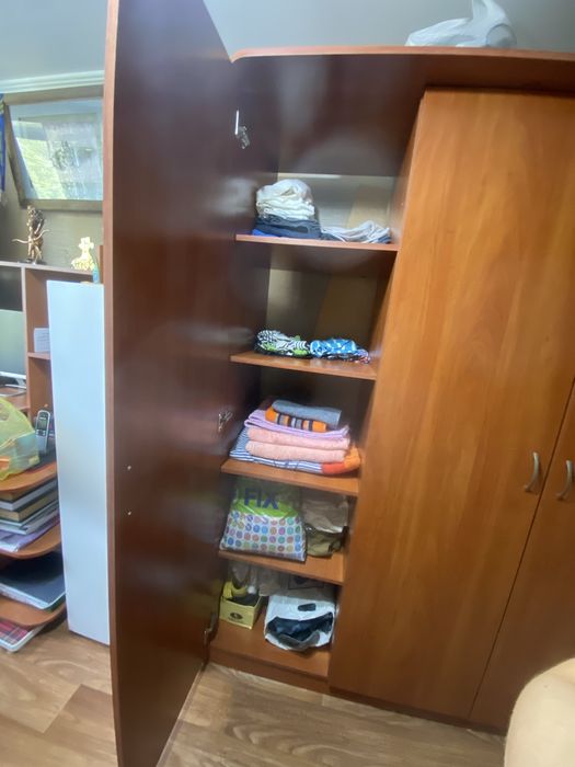 Продается платиной шкаф.